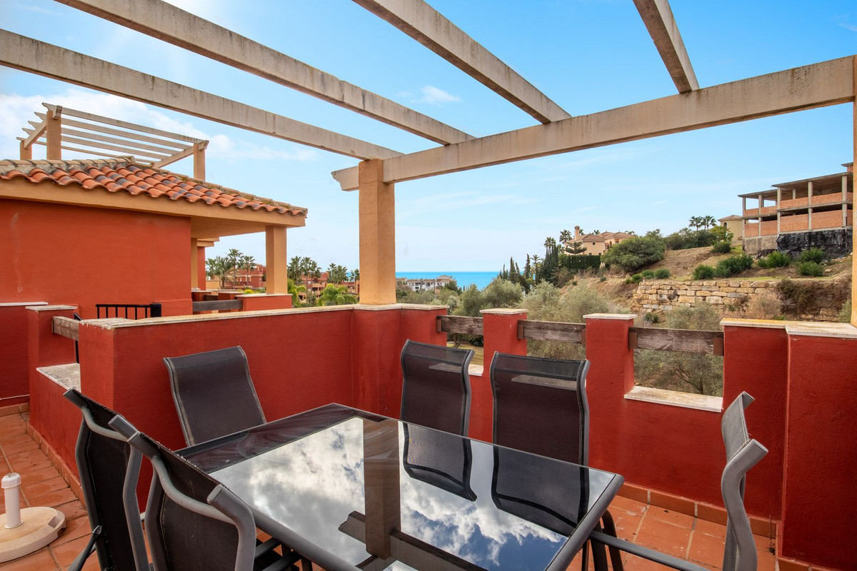 Spacious penthouse in the popular area of Reserva de Marbella. 

The apartment is located on the 1st, Spain
