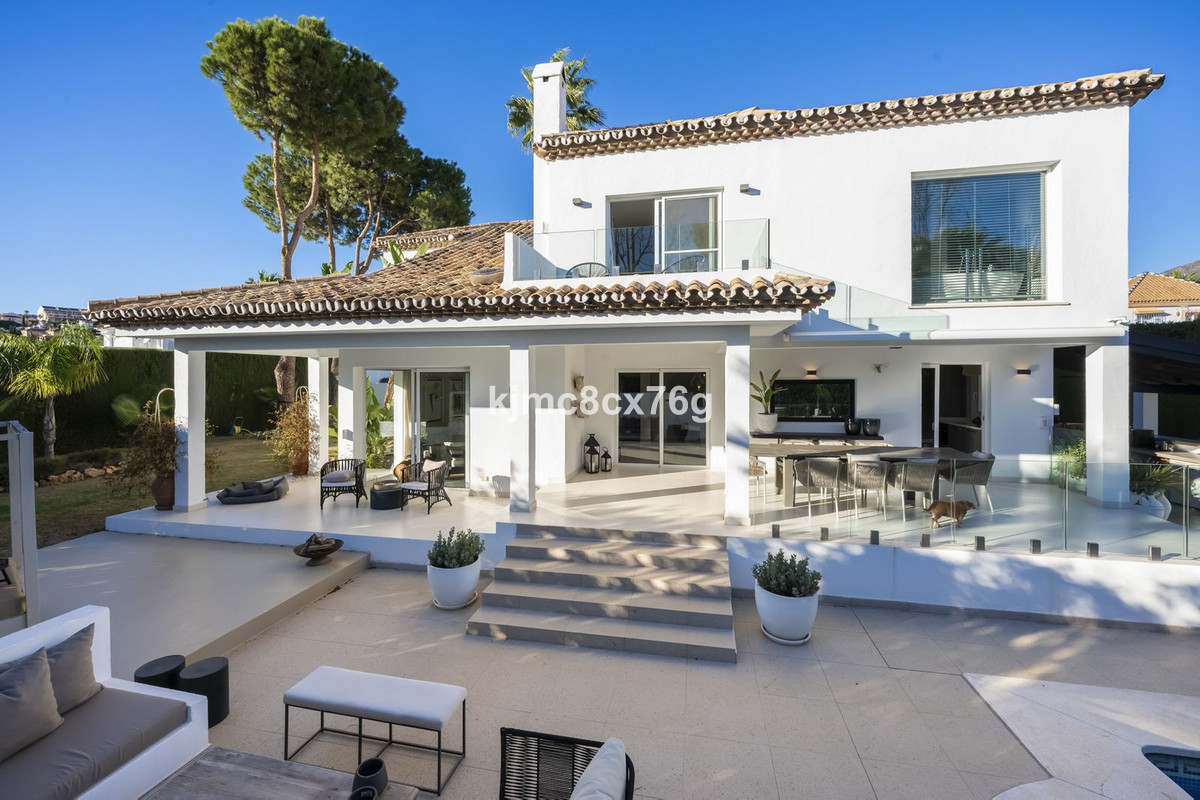 Villa te koop in Nueva Andalucía R4197565