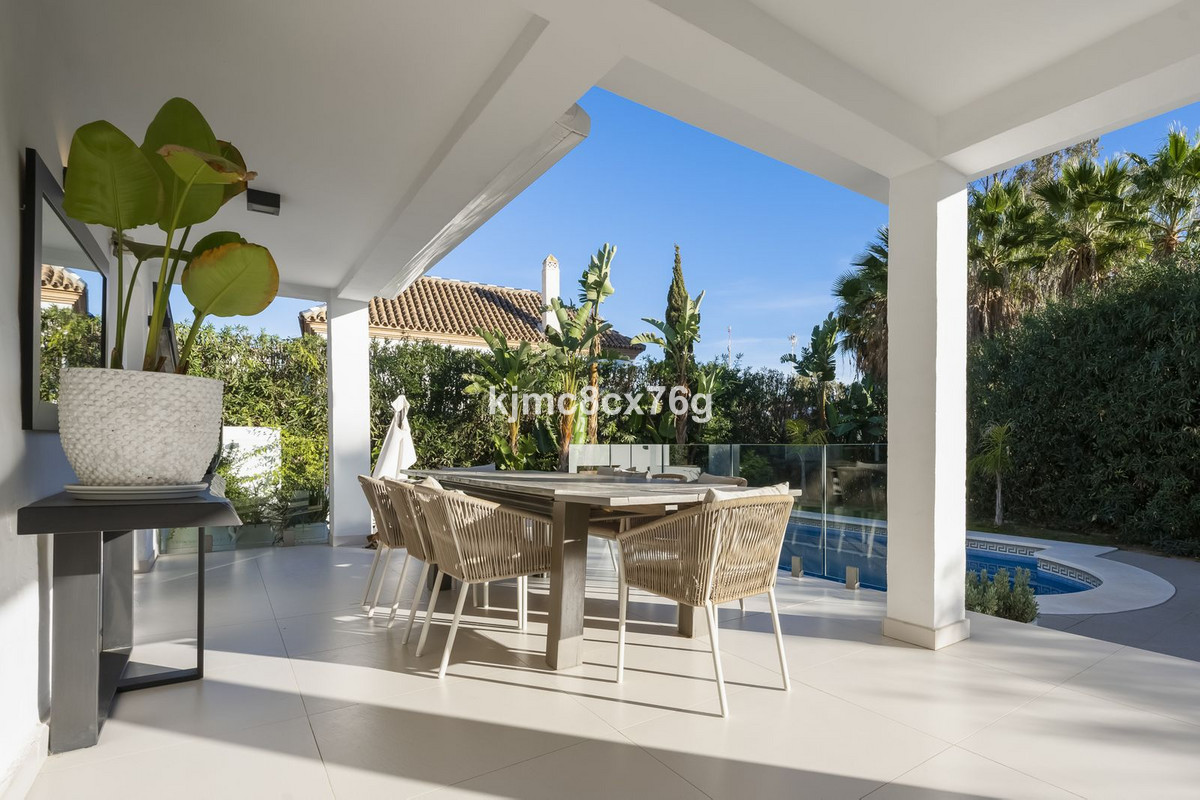 Villa te koop in Nueva Andalucía R4197565