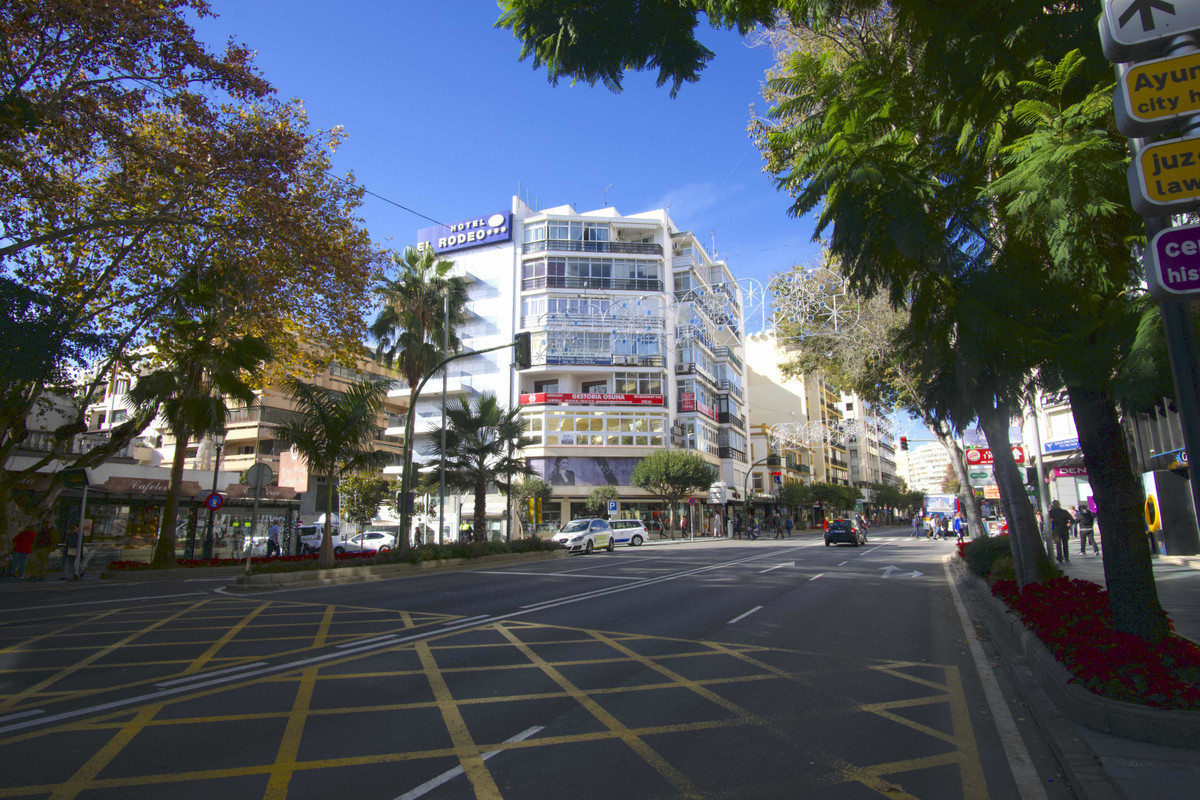 						Commerce  Bureau
													en vente 
																			 à Marbella
					