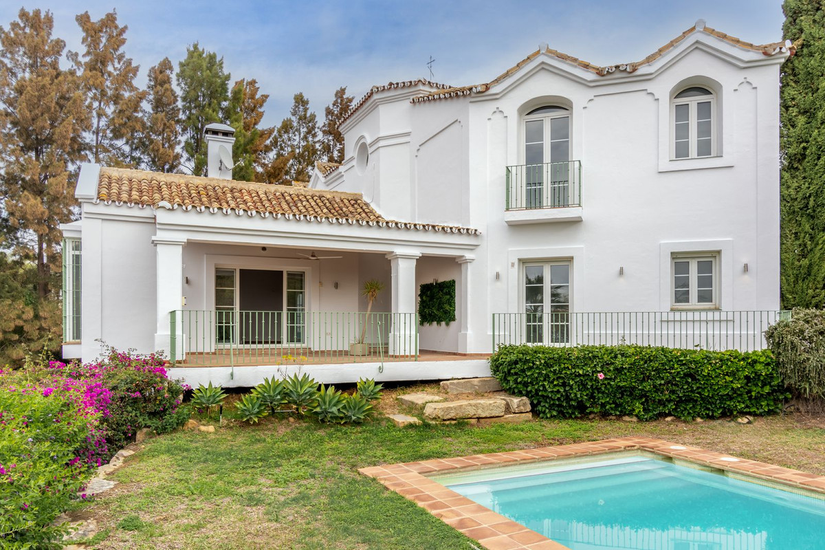 4 Bedroom Detached Villa For Sale Elviria, Costa del Sol - HP4570276
