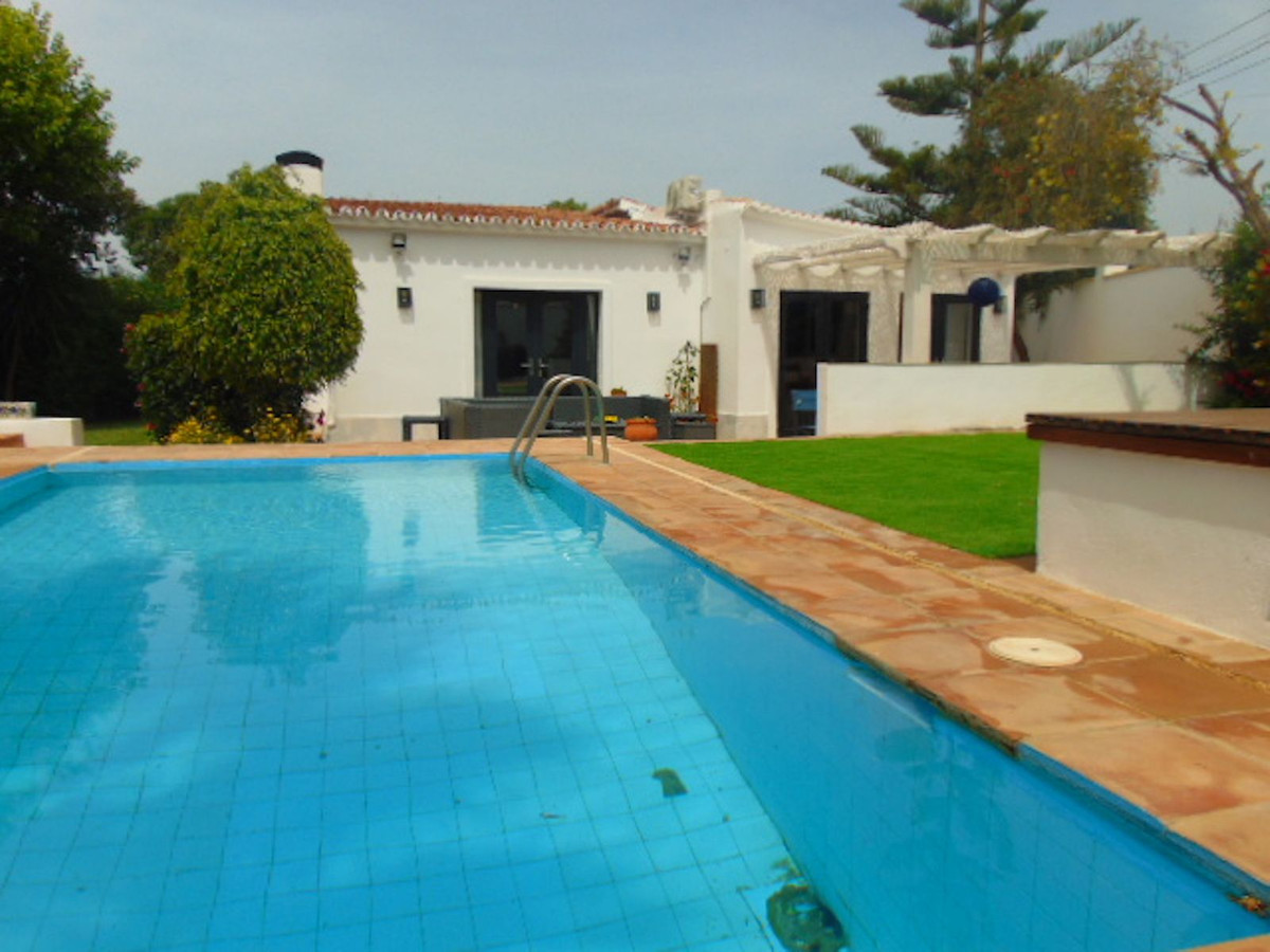 A delightful recently refurbished single level villa situated in a prime location in San Pedro de Al, Spain