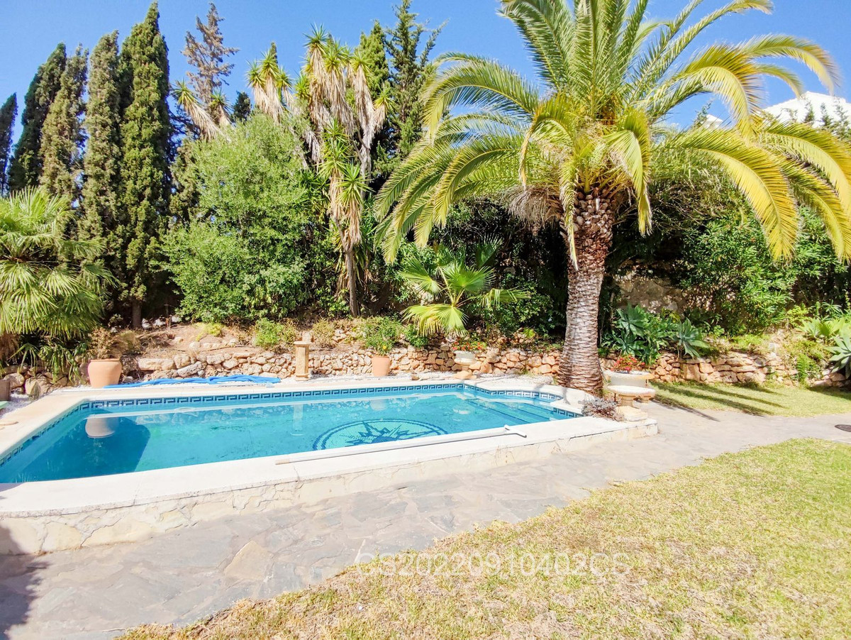 Rare renovation Opportunity. Large Villa in Calahonda.  Located in a residential area but close to a, Spain