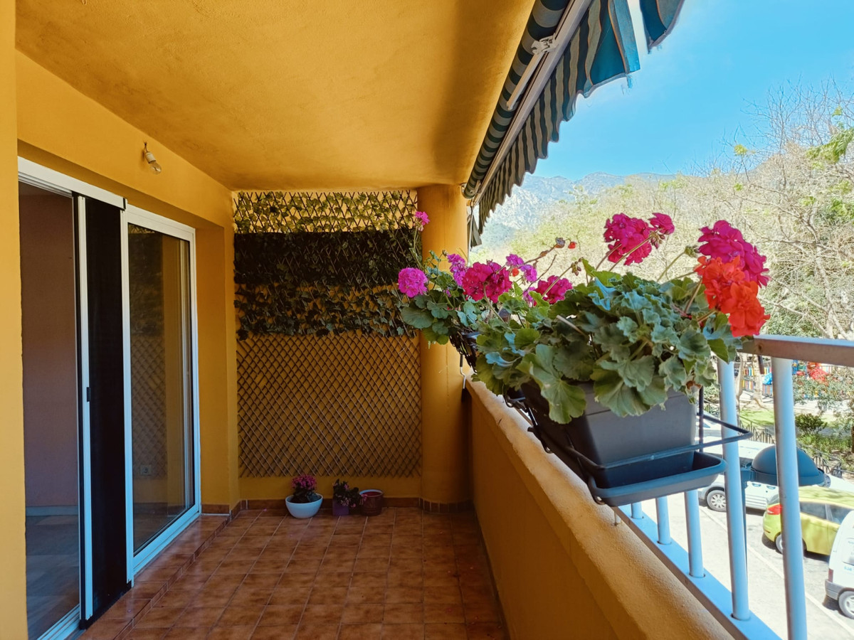 3 Bedroom Middle Floor Apartment For Sale Marbella, Costa del Sol - HP4694092