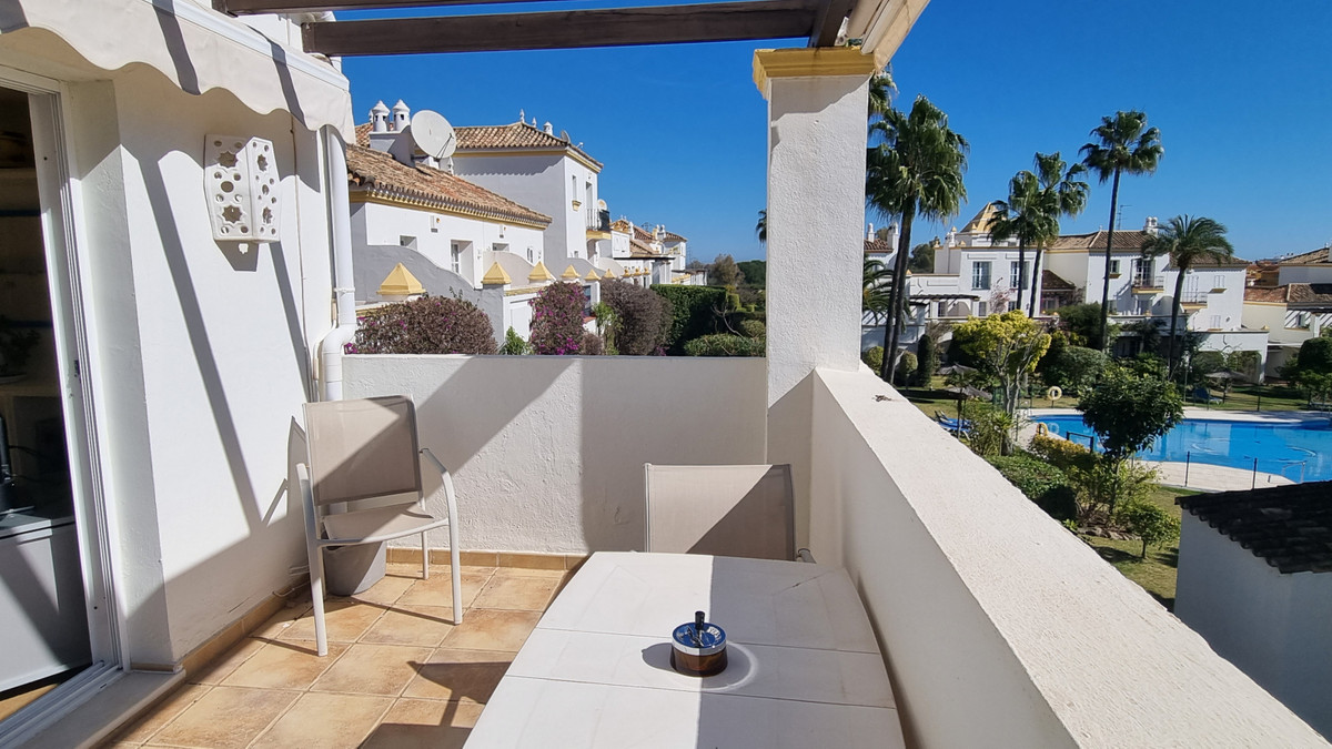 Apartment Penthouse in New Golden Mile, Costa del Sol
