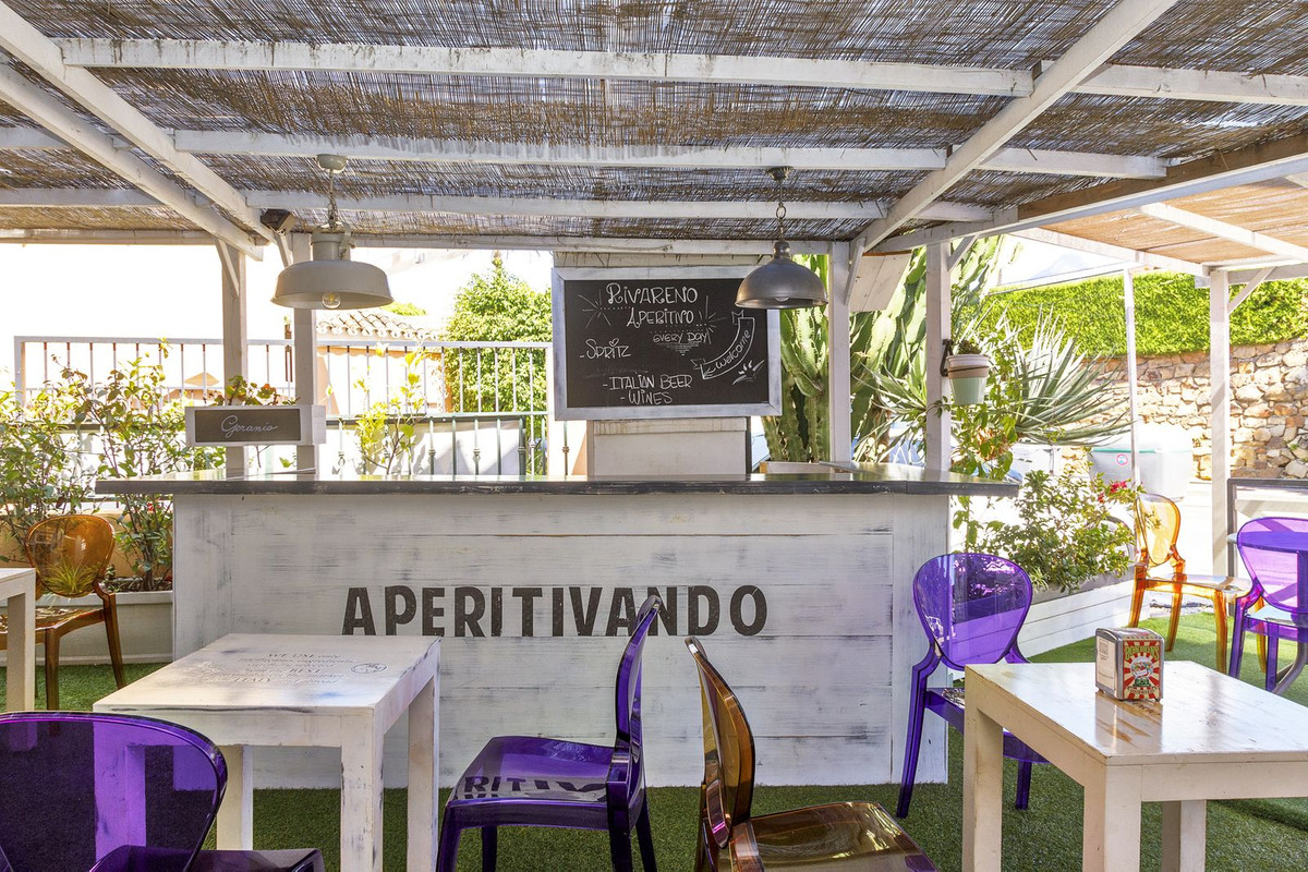Commercial Bar in Nueva Andalucía, Costa del Sol
