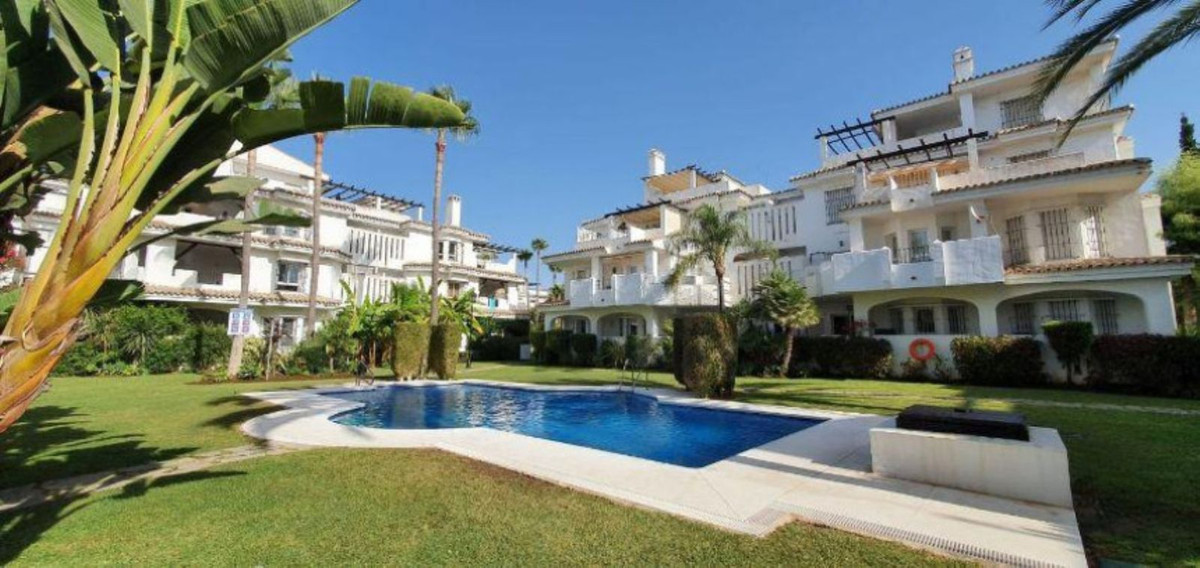 3 bedroom Apartment For Sale in Puerto Banús, Málaga - thumb 1