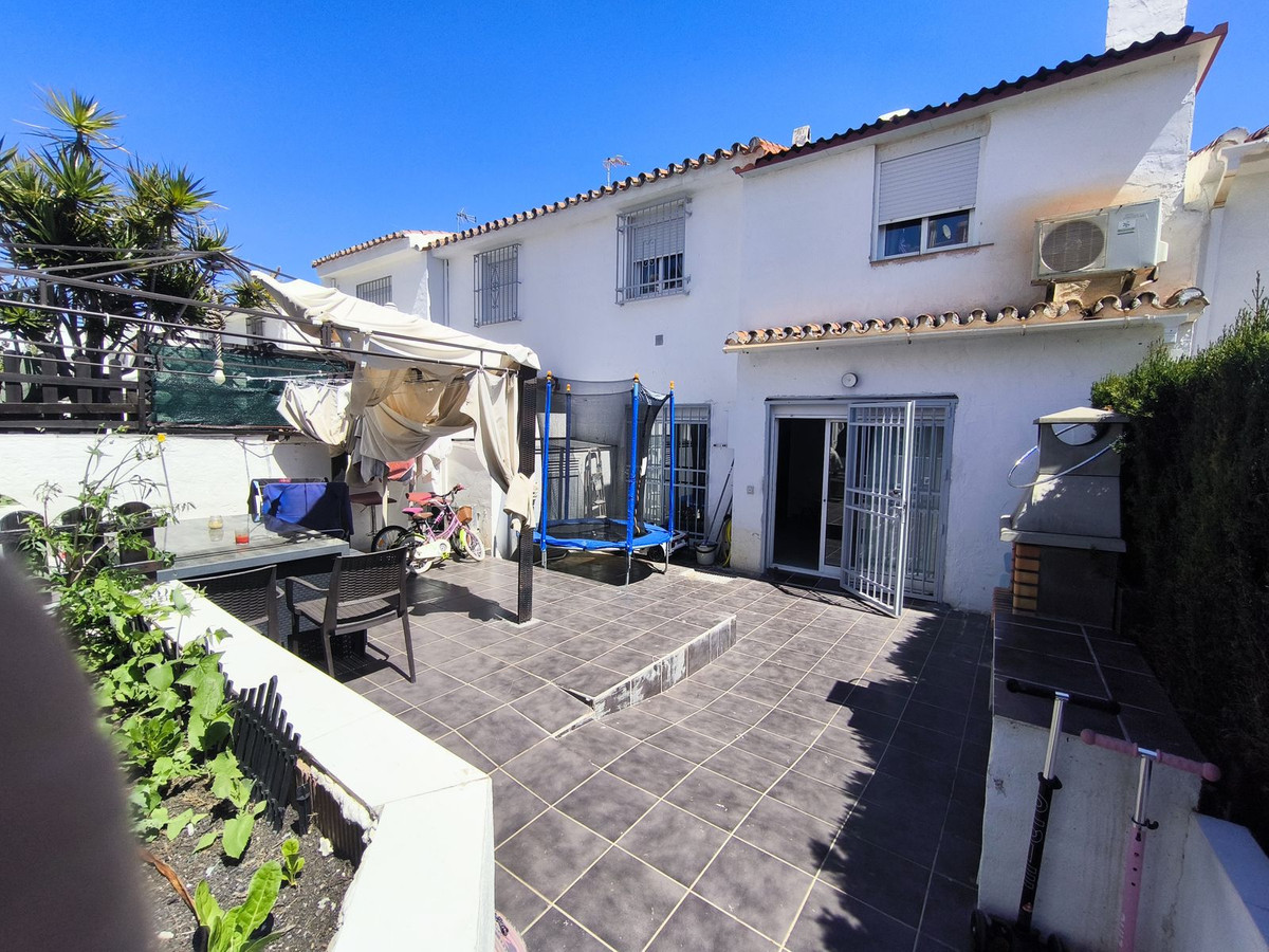 House for sale in Estepona