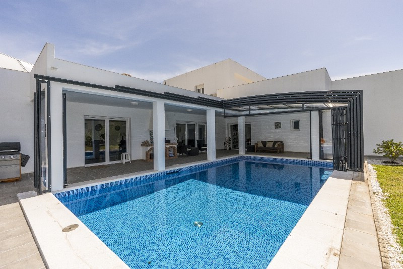 7 bedroom Villa For Sale in Carib Playa, Málaga - thumb 3
