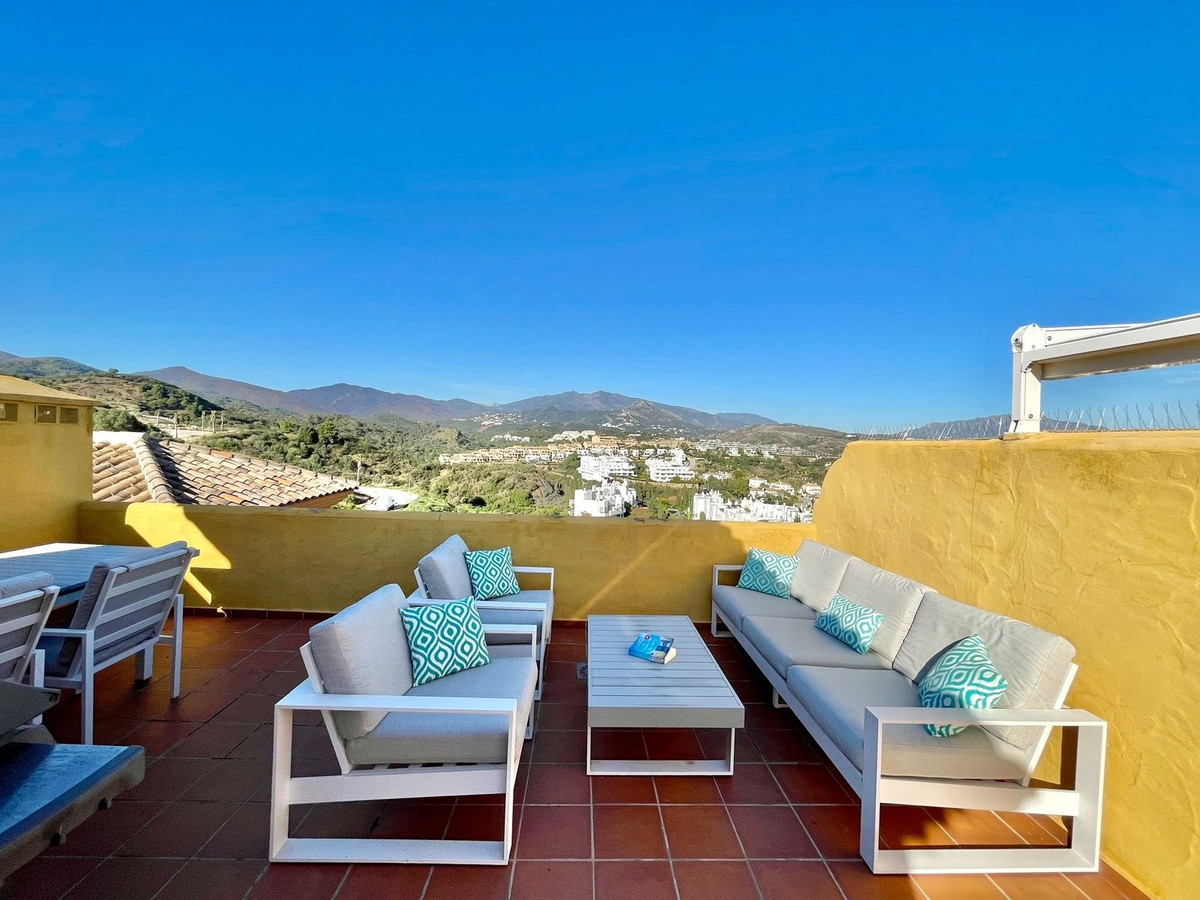 Penthouse for sale in Selwo, Estepona
