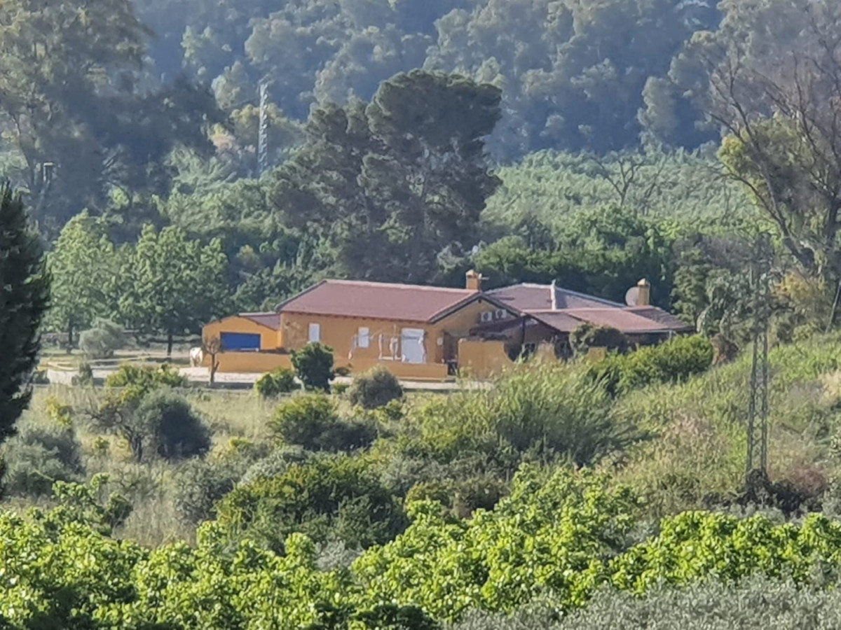 						Villa  Finca
													en venta 
																			 en Coín
					