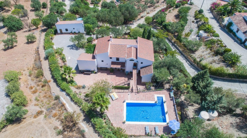 						Villa  Finca
													for sale 
																			 in Pizarra
					