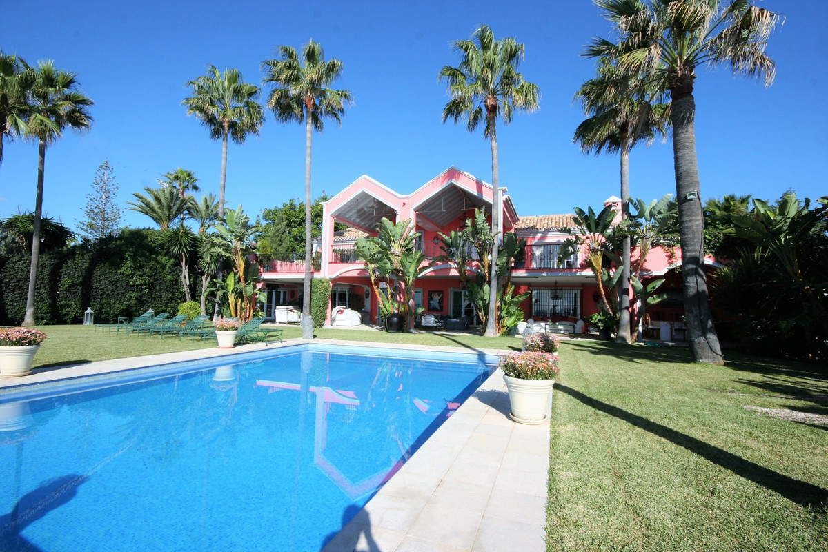 R2804993: Villa  in Guadalmina Baja