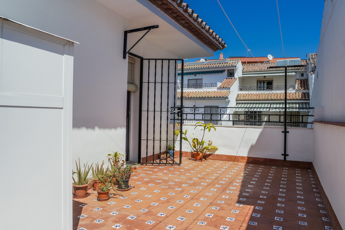 6 bedroom Townhouse For Sale in Estepona, Málaga - thumb 21