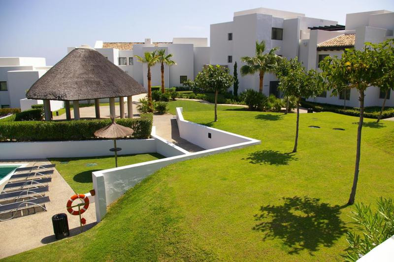 Situated in the very popular Los Flamingos development, this 2 bedroom apartment in the modern compl, Spain