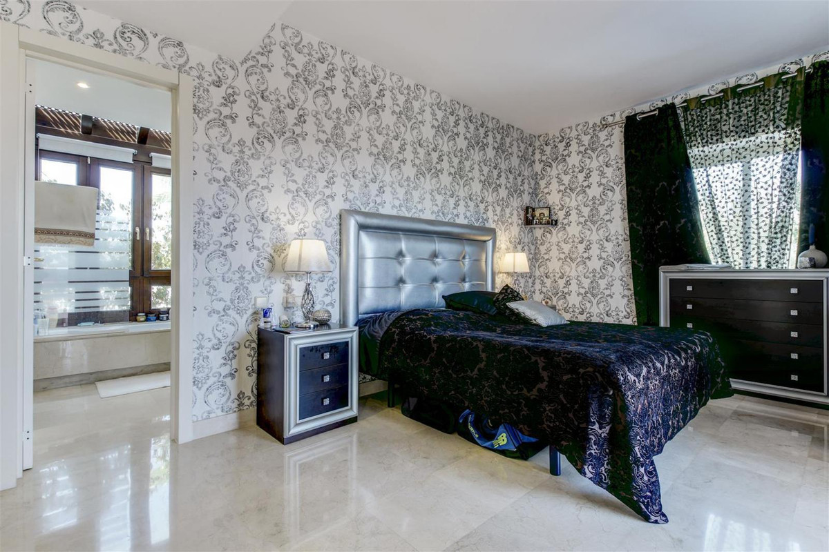3 bedroom Apartment For Sale in Benahavís, Málaga - thumb 22