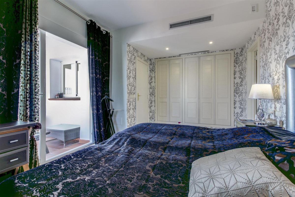 3 bedroom Apartment For Sale in Benahavís, Málaga - thumb 23