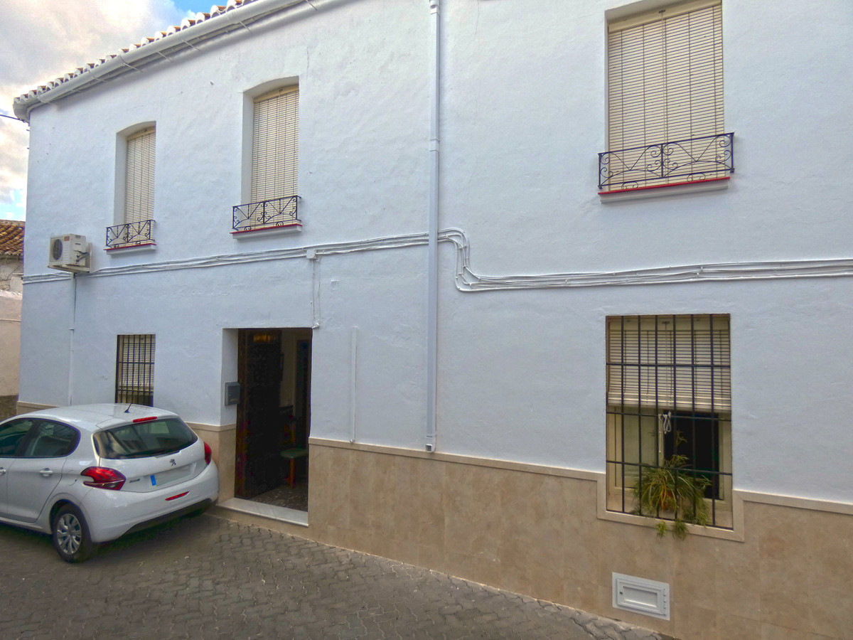 Townhouse for sale in Alhaurín el Grande R3539536
