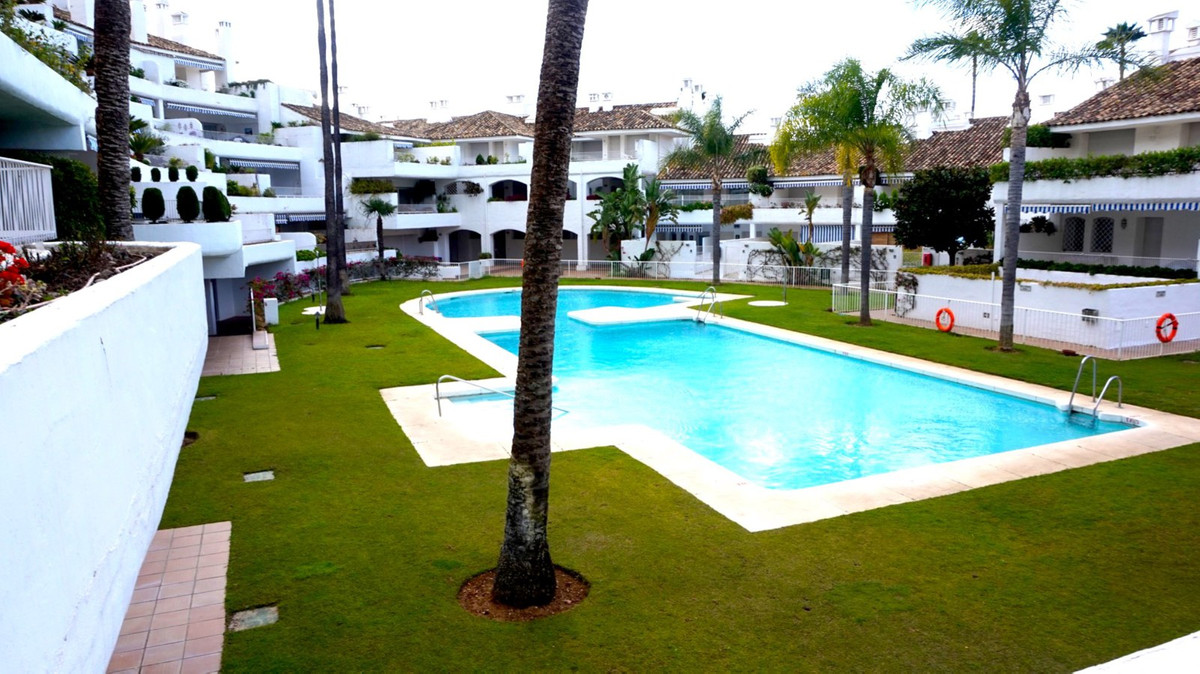 Apartamento Planta Baja en Río Real, Costa del Sol
