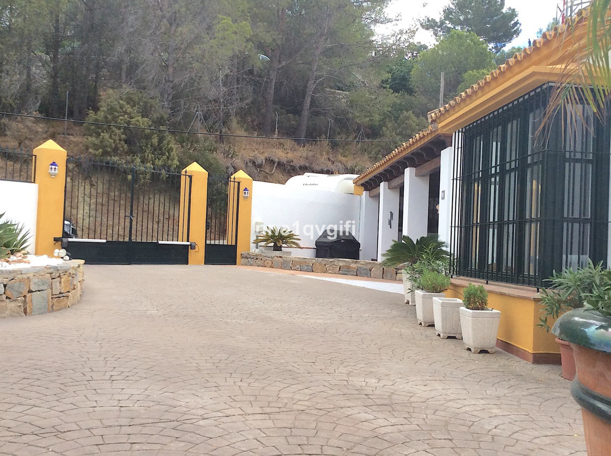 4 bedrooms Villa in El Madroñal