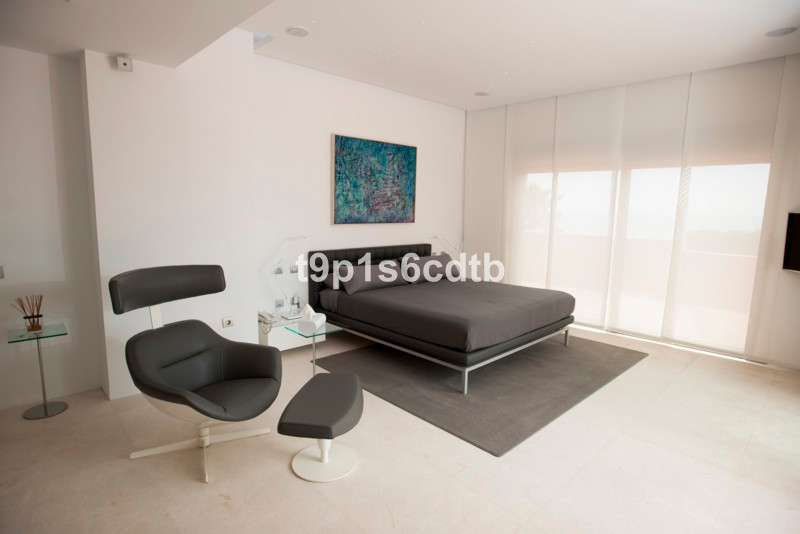4 bedrooms Apartment in Los Monteros