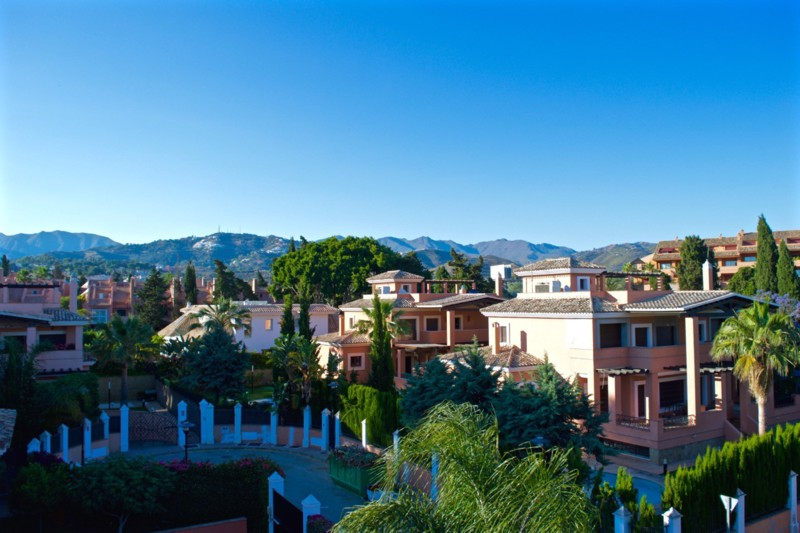 6 bedroom Villa For Sale in Los Monteros, Málaga - thumb 24