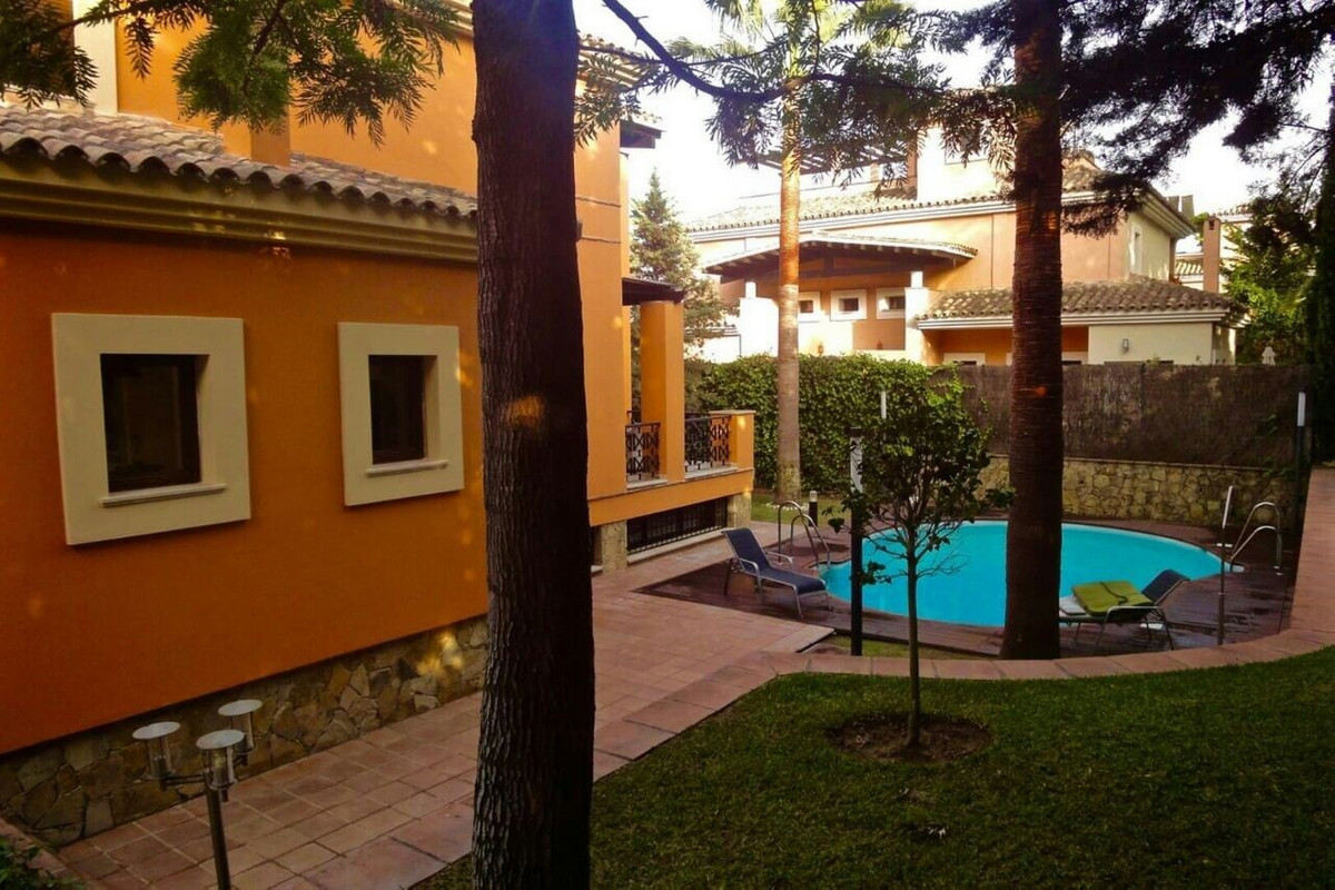 6 bedroom Villa For Sale in Los Monteros, Málaga - thumb 30