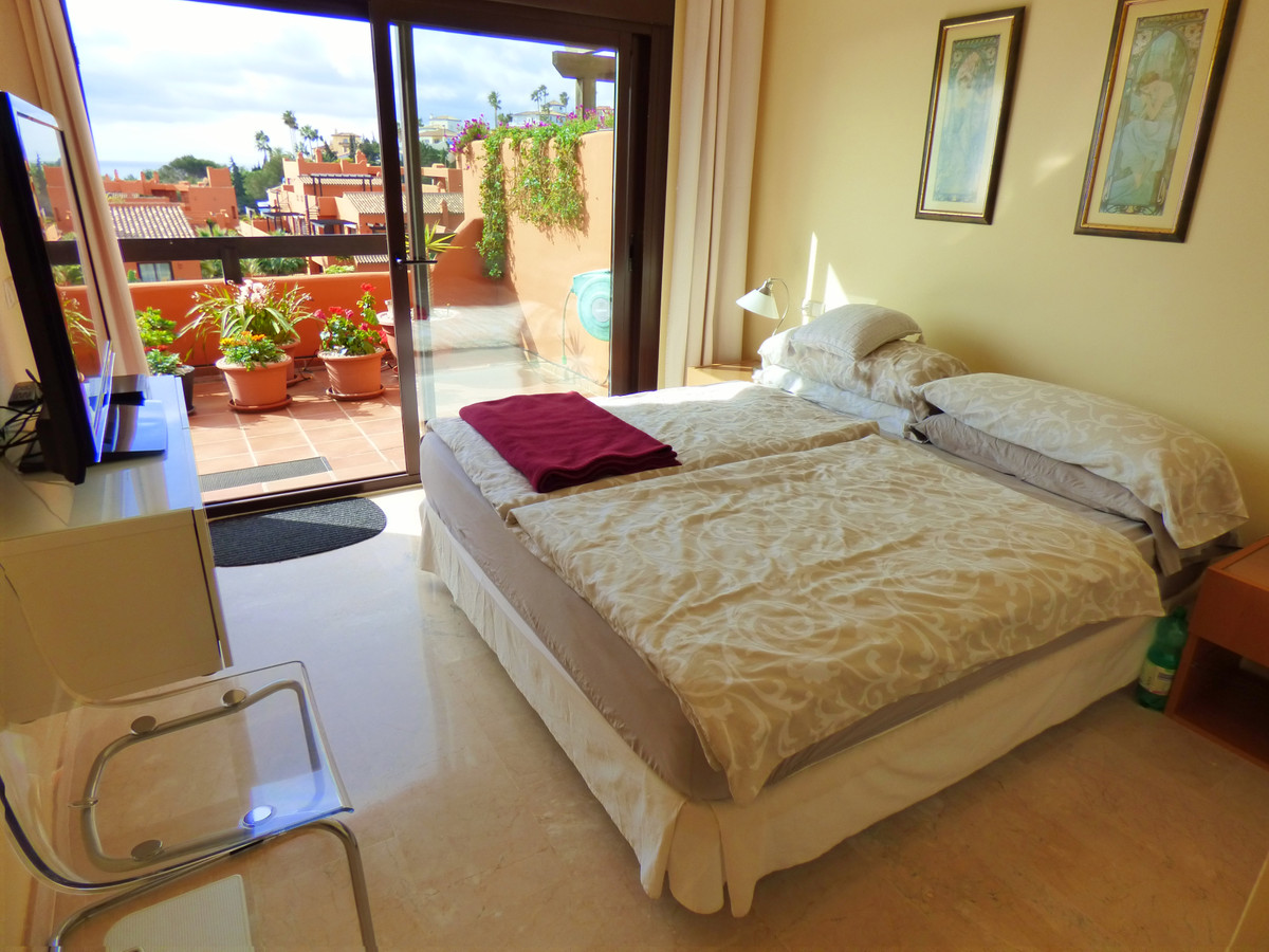 3 bedroom Apartment For Sale in Estepona, Málaga - thumb 5