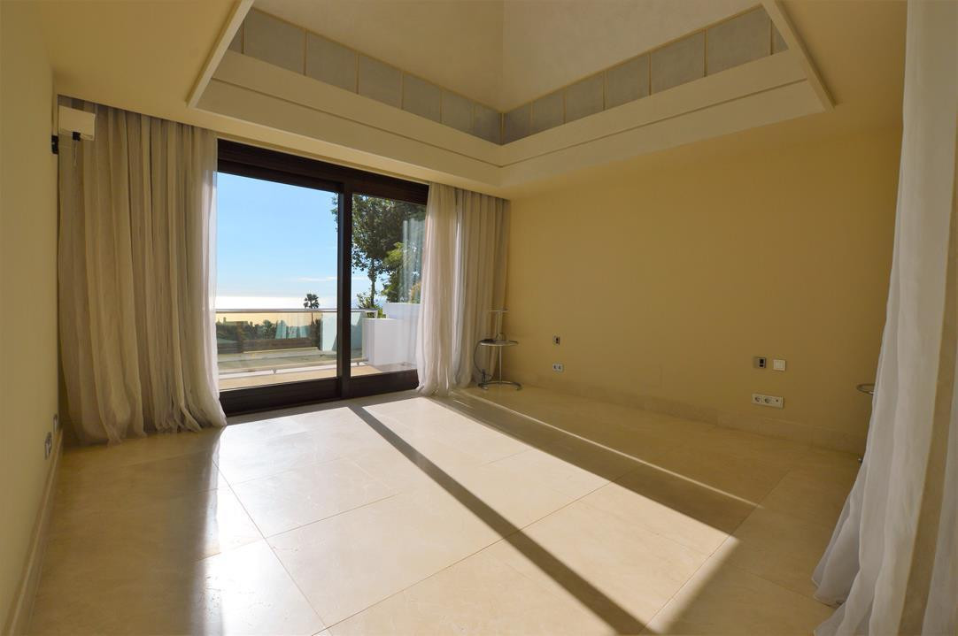 5 bedroom Villa For Sale in The Golden Mile, Málaga - thumb 33