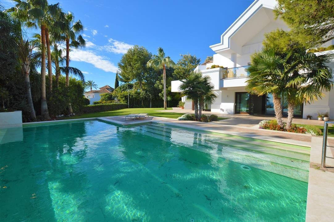 5 bedroom Villa For Sale in The Golden Mile, Málaga - thumb 5