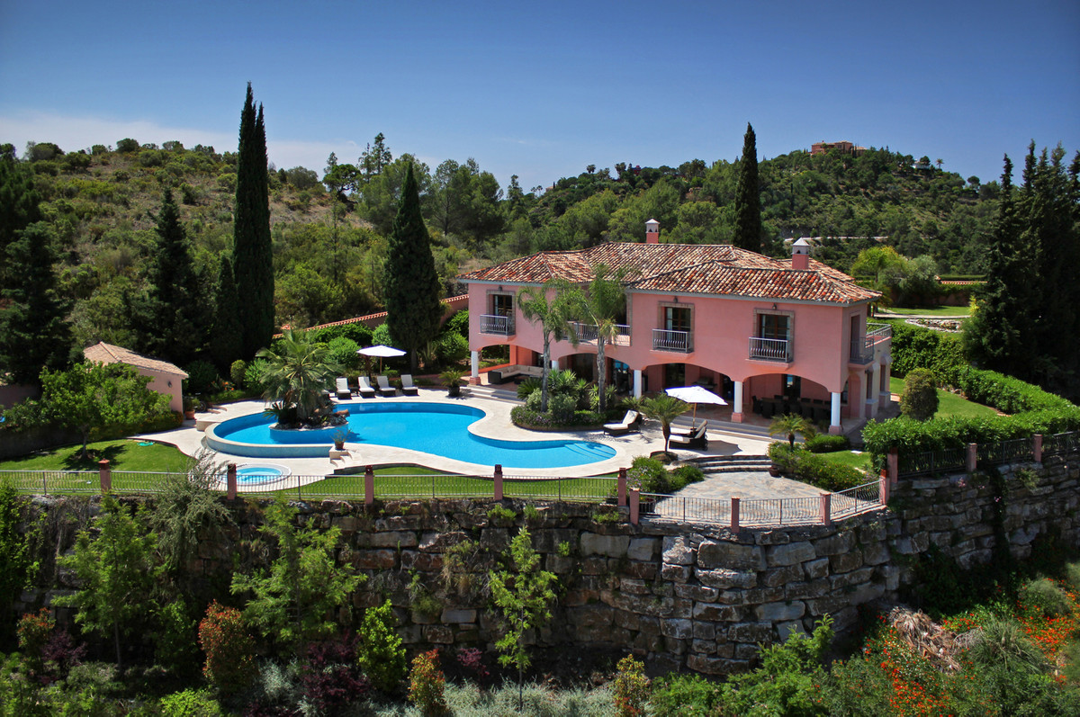 Villa, Individuelle  en vente   et en location    à El Madroñal