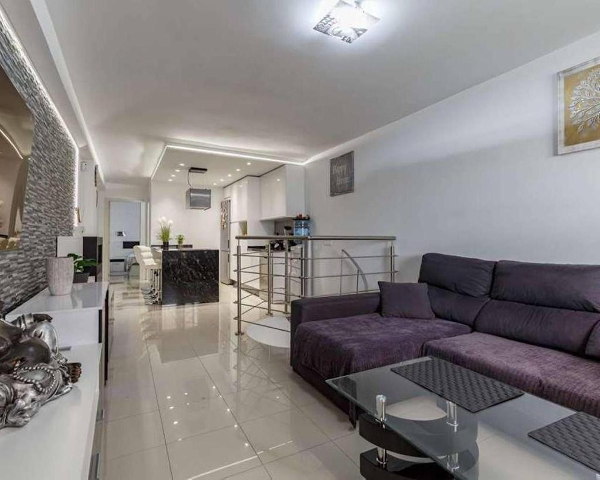 3 bedroom Apartment For Sale in Calahonda, Málaga