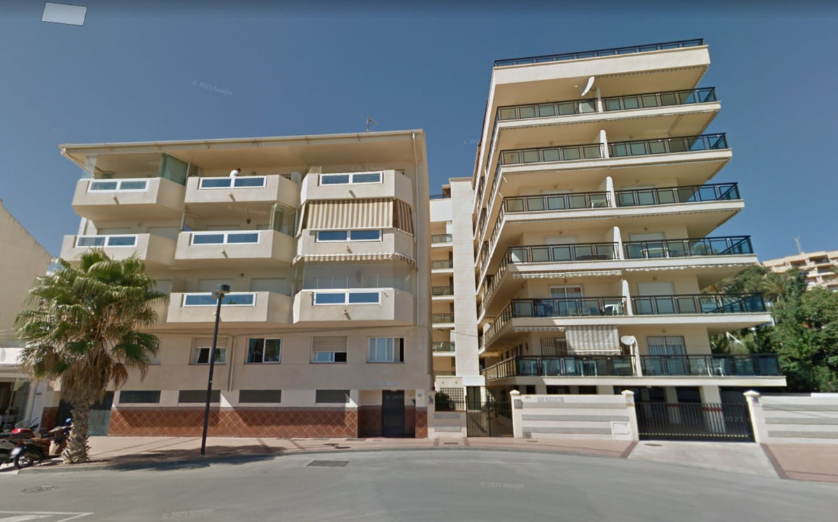Middle Floor Apartment for sale in Fuengirola R4026841