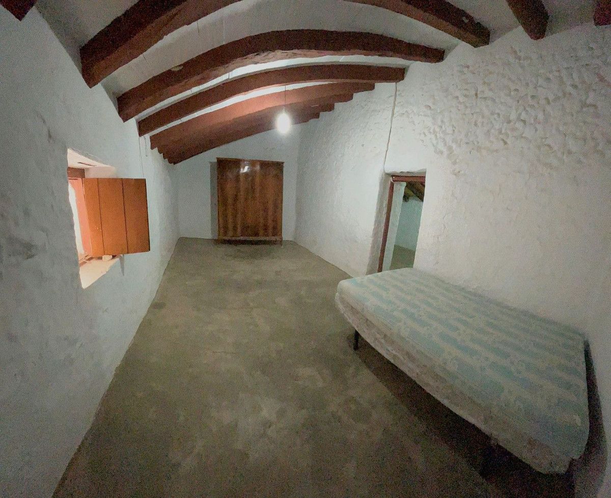 Villa con 5 Dormitorios en Venta Gaucín