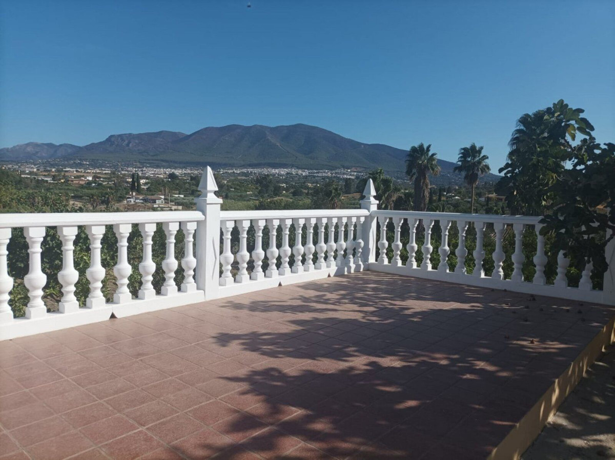 						Villa  Finca
													for sale 
																			 in Alhaurín el Grande
					