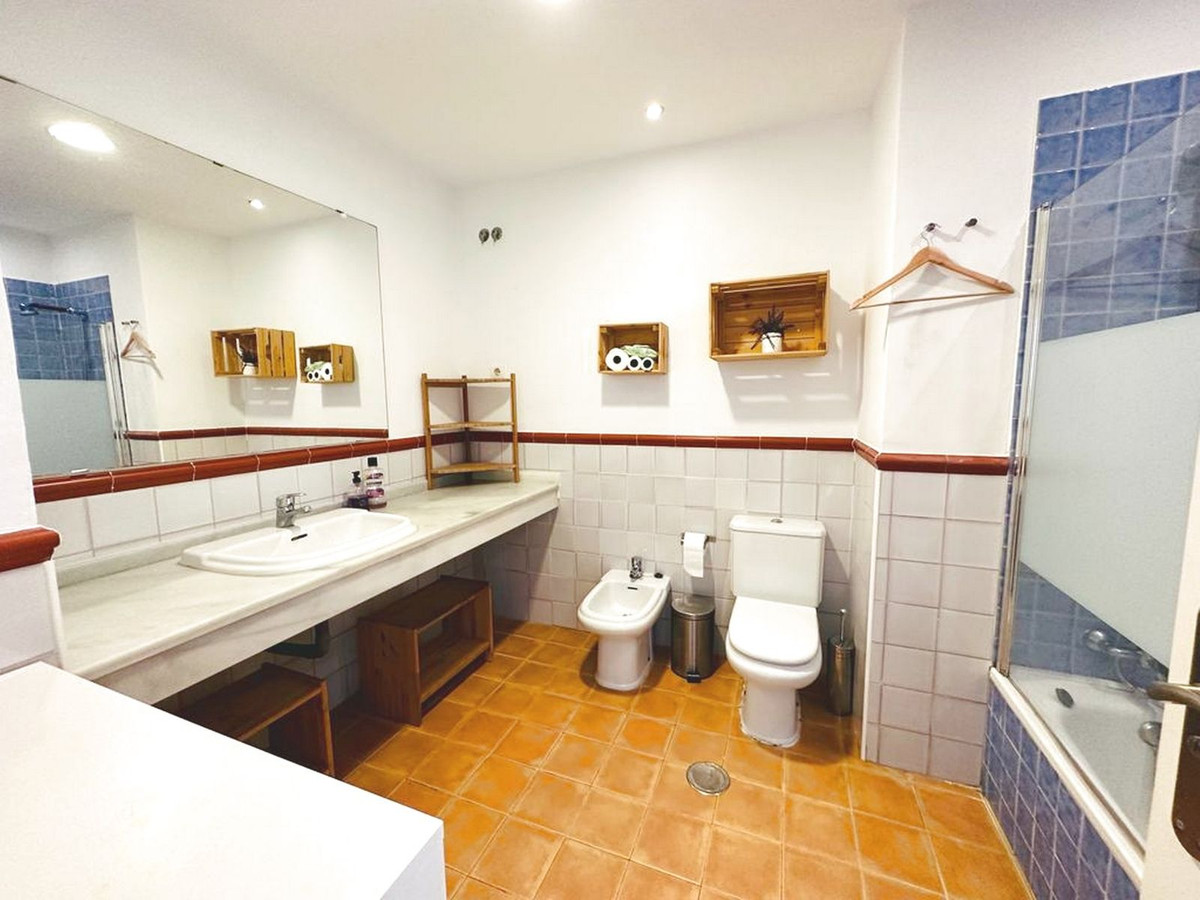 2 bedroom Apartment For Sale in Benalmadena, Málaga - thumb 21