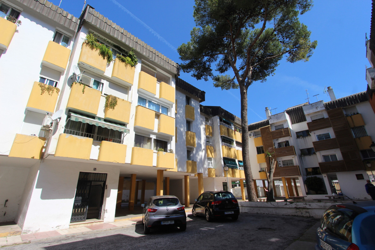  Apartamento, Planta Media  en venta    en Marbella