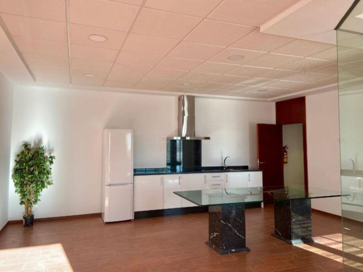 1 Bedroom Middle Floor Apartment For Sale Estepona, Costa del Sol - HP4237357