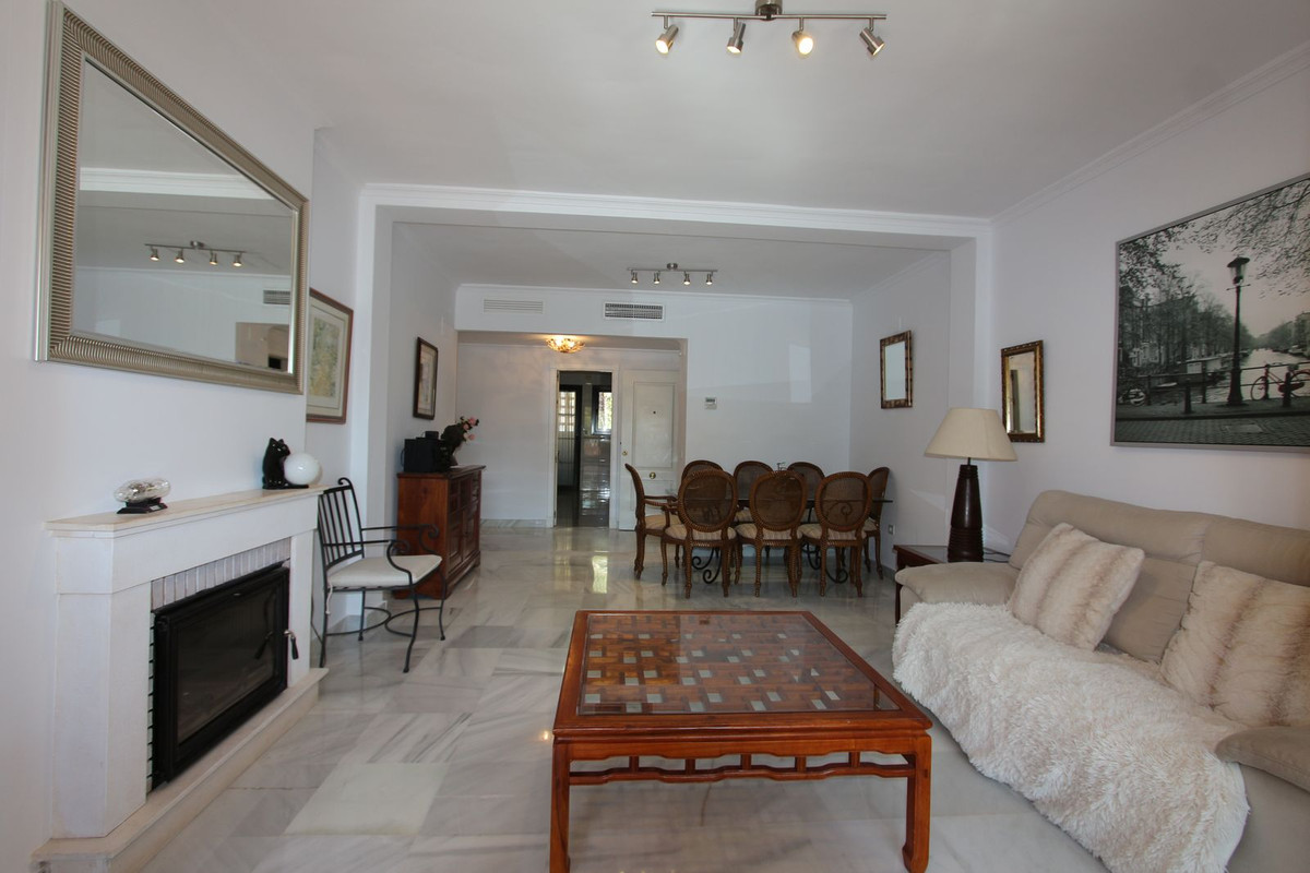 3 bedroom Apartment For Sale in Hacienda del Sol, Málaga - thumb 4
