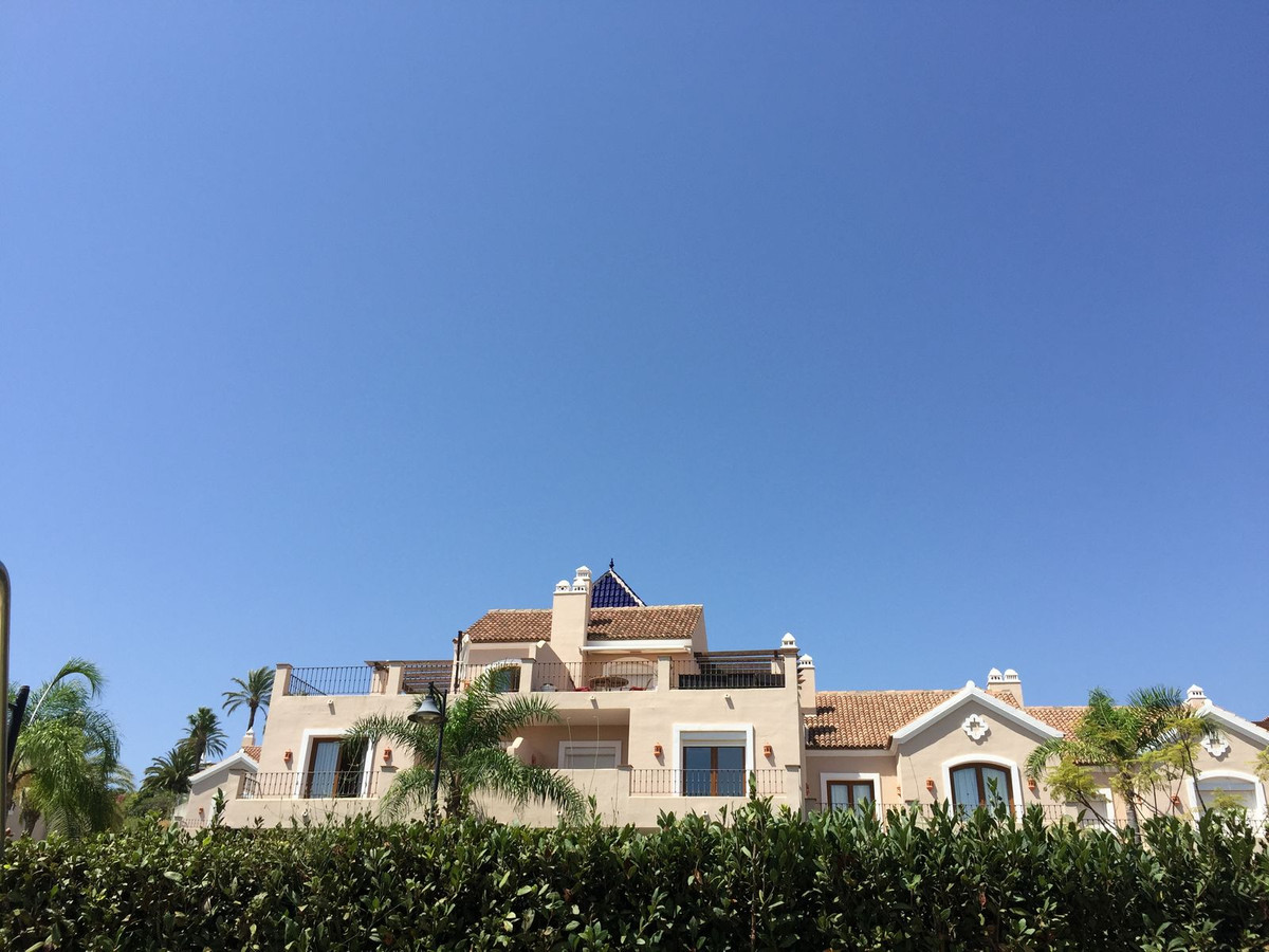 Villa Semi Detached for sale in El Paraiso