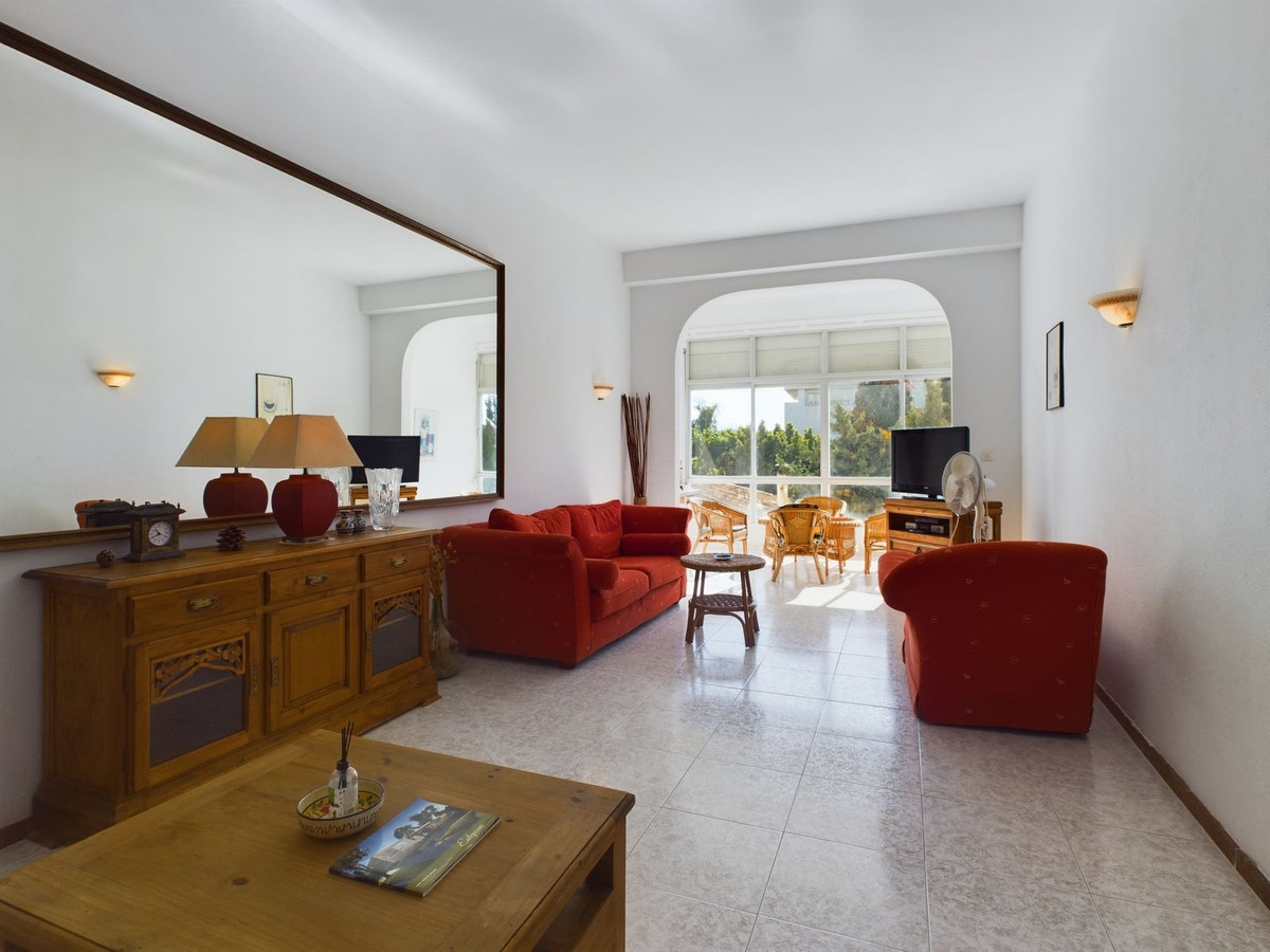 						Apartment  Ground Floor
													for sale 
																			 in Estepona
					