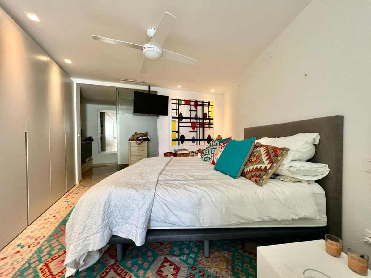 3 bedroom Apartment For Sale in Costalita, Málaga - thumb 3