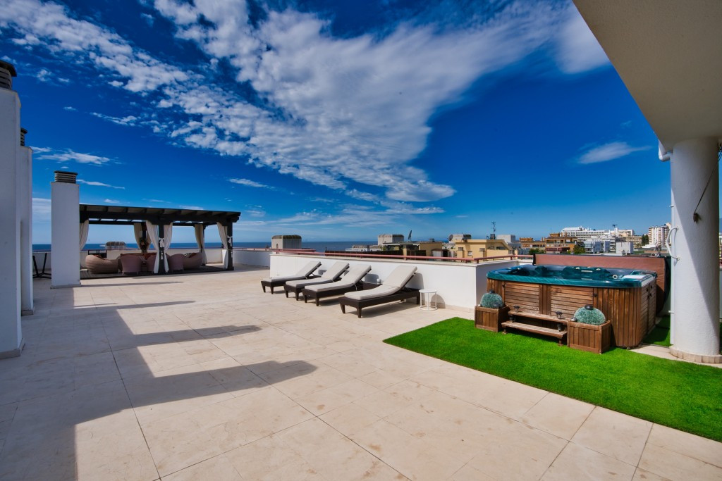 3 Bedroom Penthouse For Sale Marbella, Costa del Sol - HP3954970