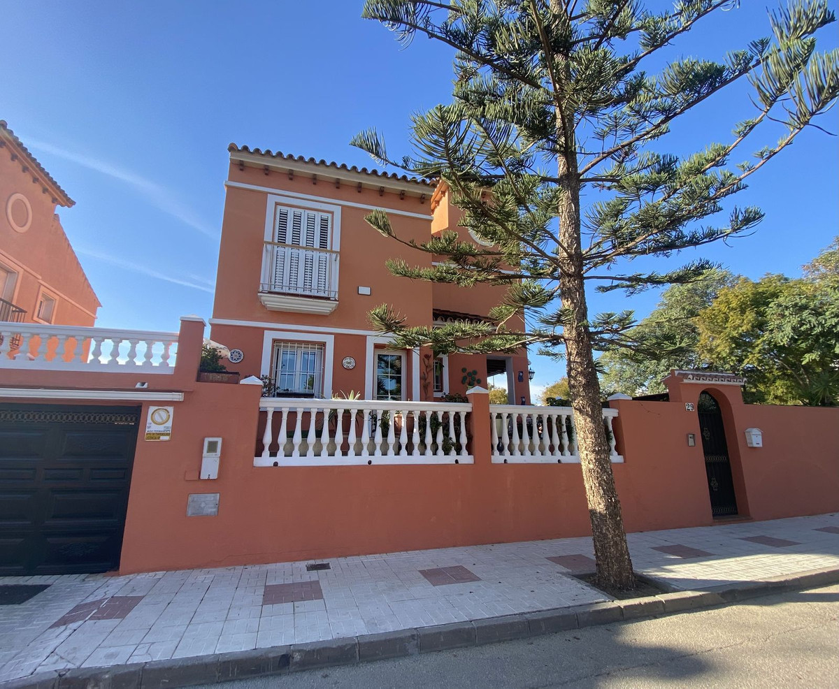 Detached Villa for sale in Torremolinos, Costa del Sol