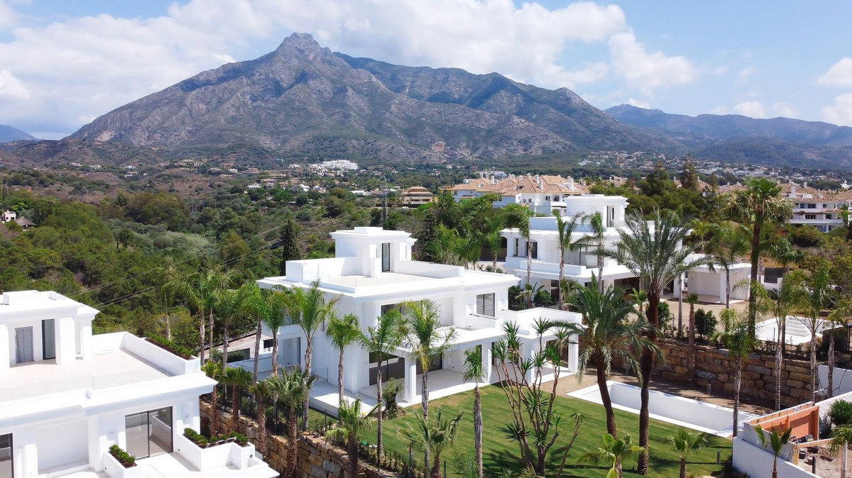 Detached Villa for sale in Marbella R4357240