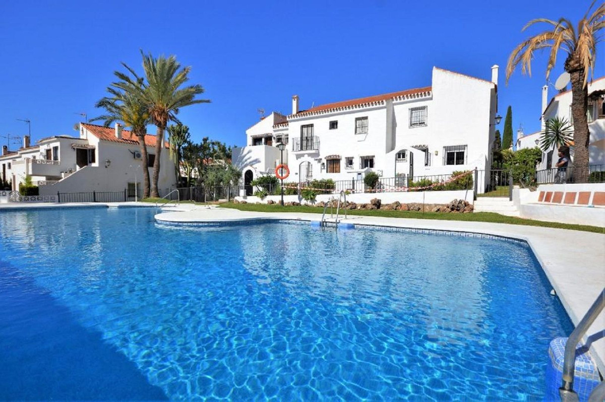 						Townhouse  Terraced
													for sale 
																			 in Marbella
					