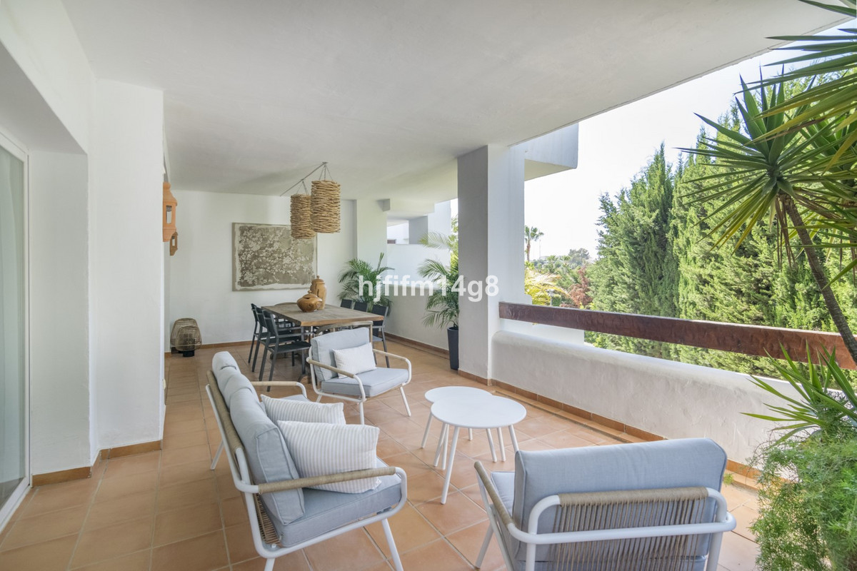 Mittelgeschoss-Wohnung zu verkaufen in Nueva Andalucía R4387198
