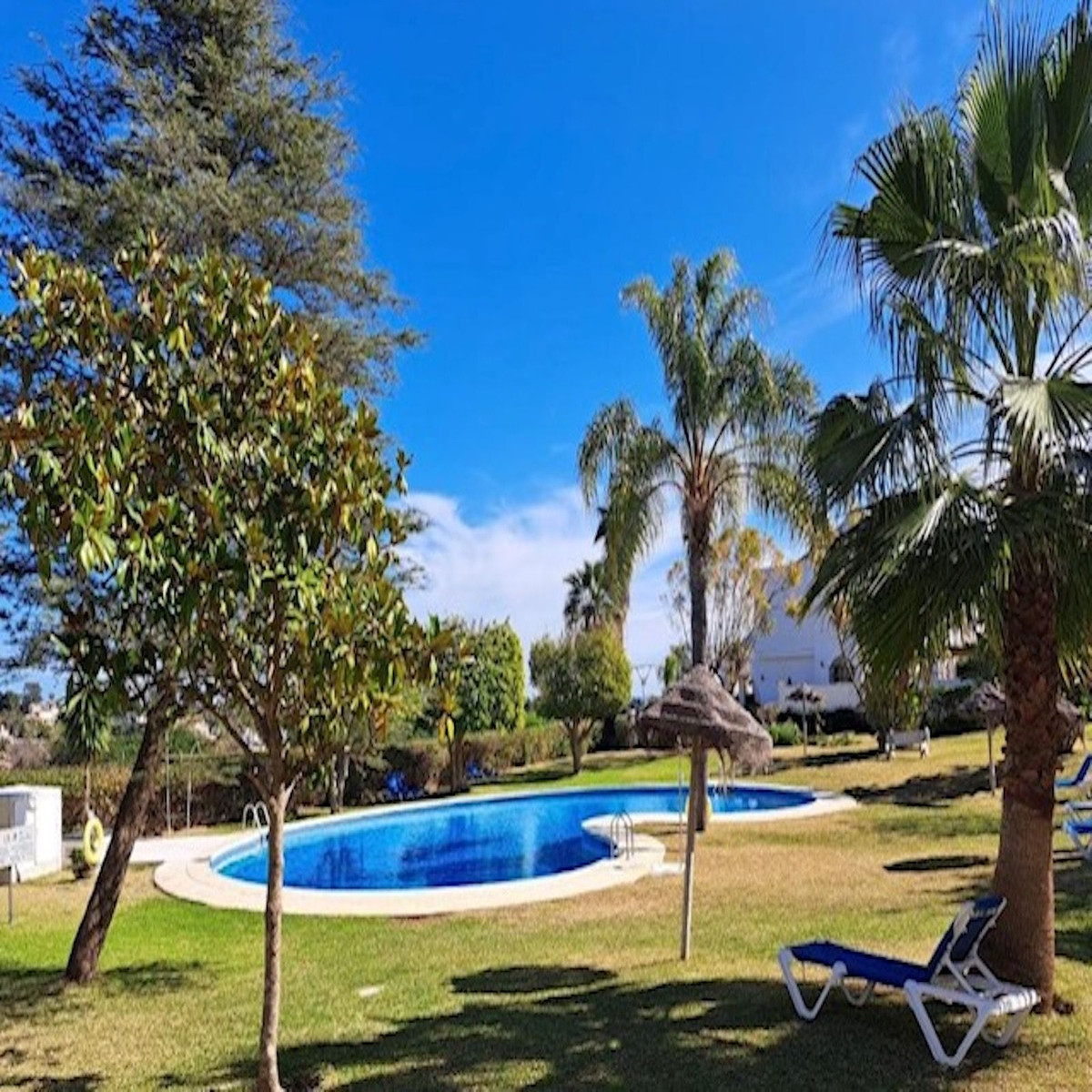 Townhouse for sale in Estepona R4675975