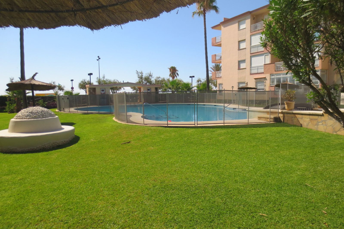 2 bedroom Apartment For Sale in Fuengirola, Málaga - thumb 5