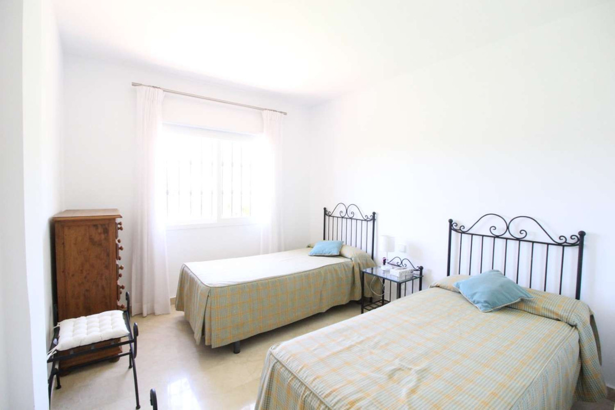 3 bedroom Apartment For Sale in La Quinta, Málaga - thumb 18